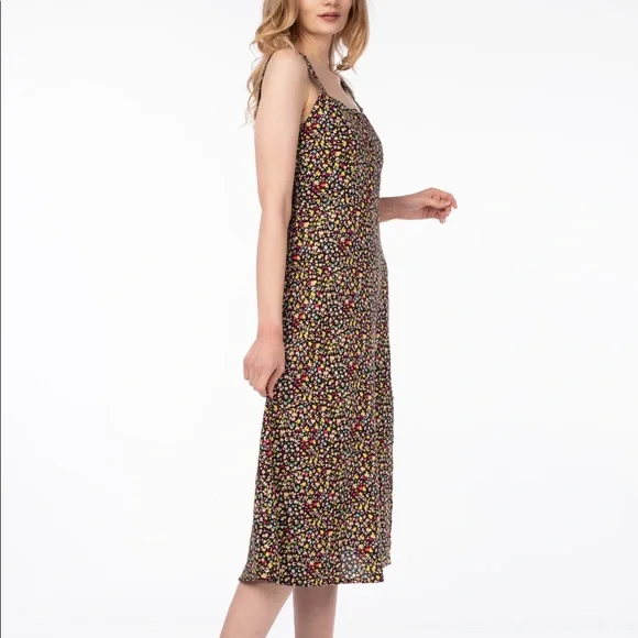 Midi Floral Printed Dress. Material Viscose. Comes in S, M, and L. - Picture 6 of 7